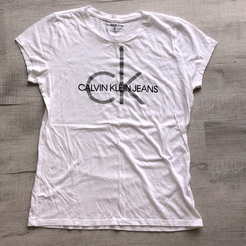 Calvin Klein T-Shirt in Medium